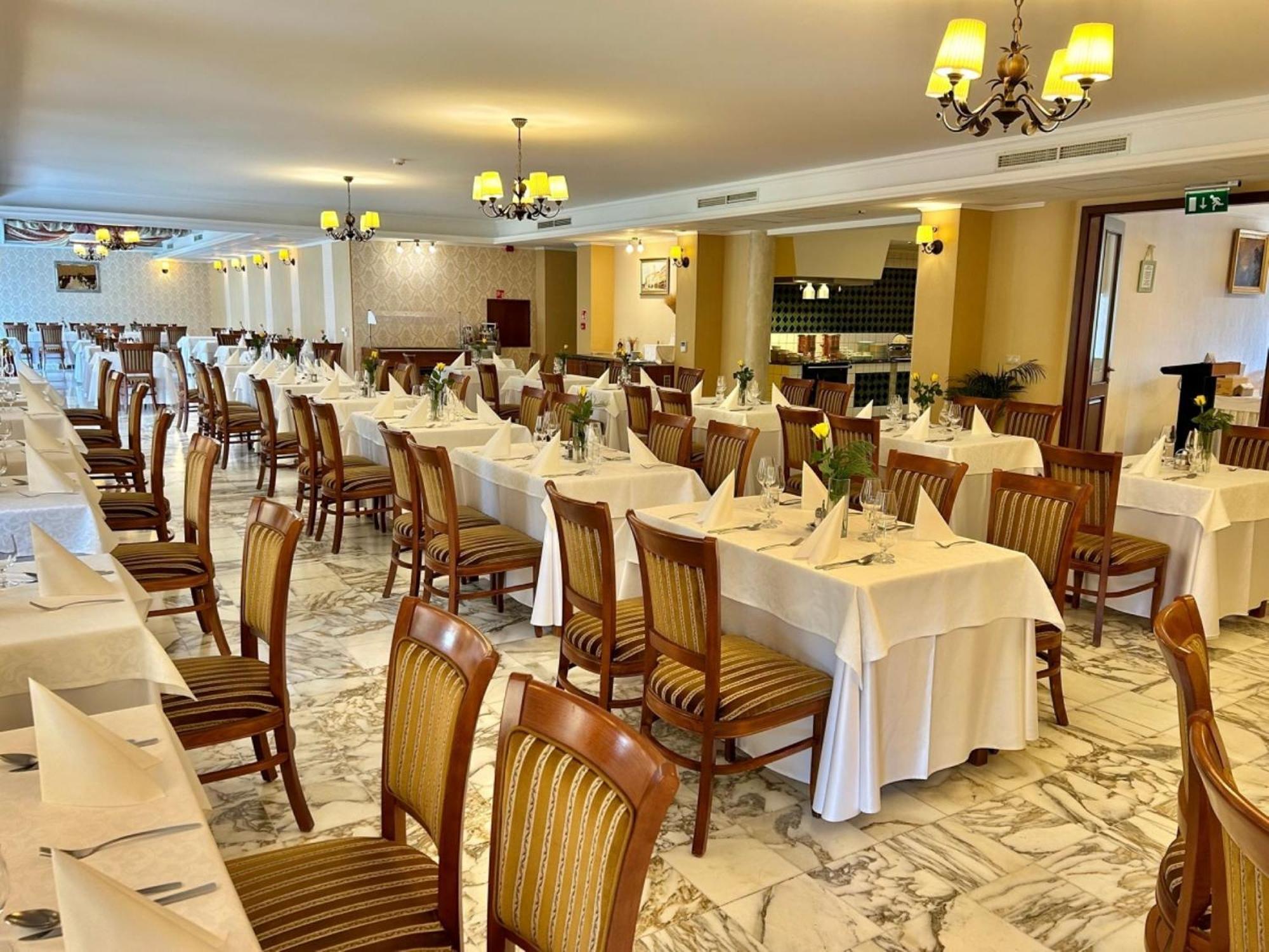 Calimbra Wellness Hotel Superior Мішкольц Екстер'єр фото