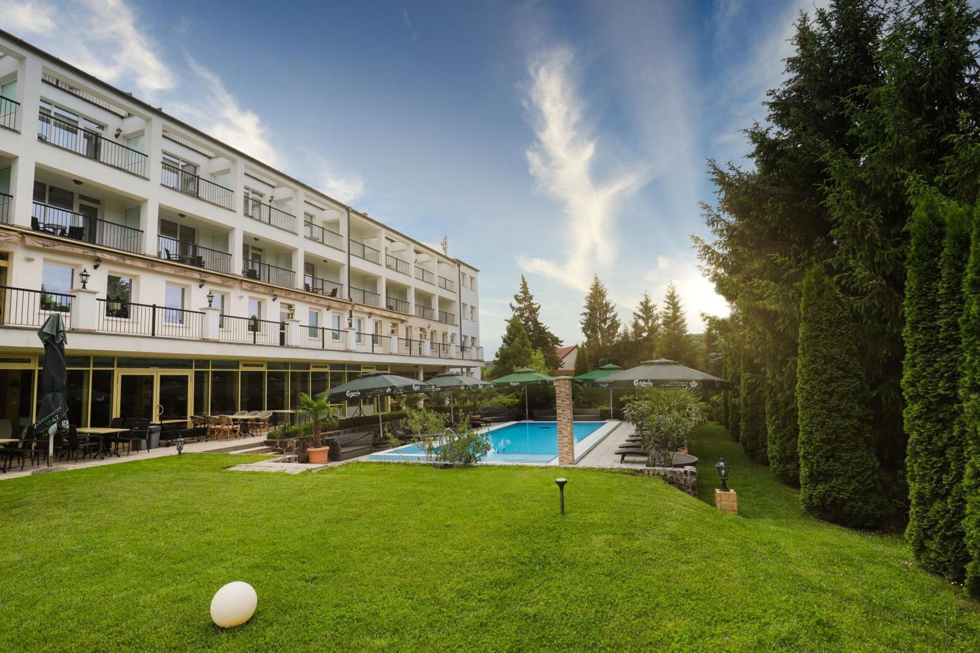 Calimbra Wellness Hotel Superior Мішкольц Екстер'єр фото