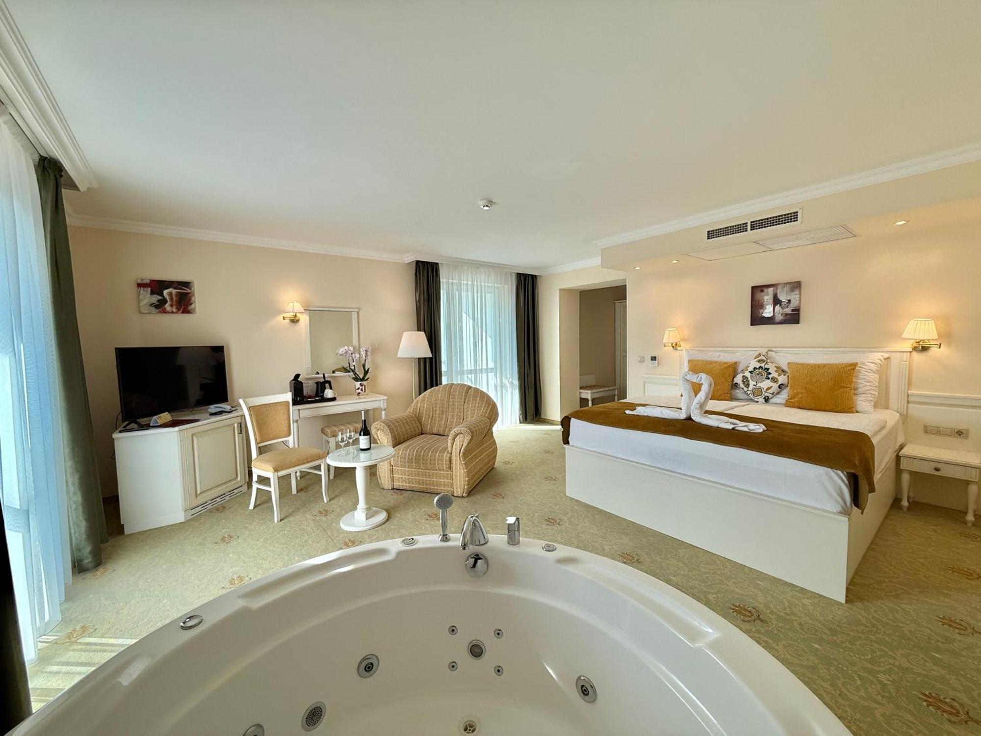 Calimbra Wellness Hotel Superior Мішкольц Екстер'єр фото