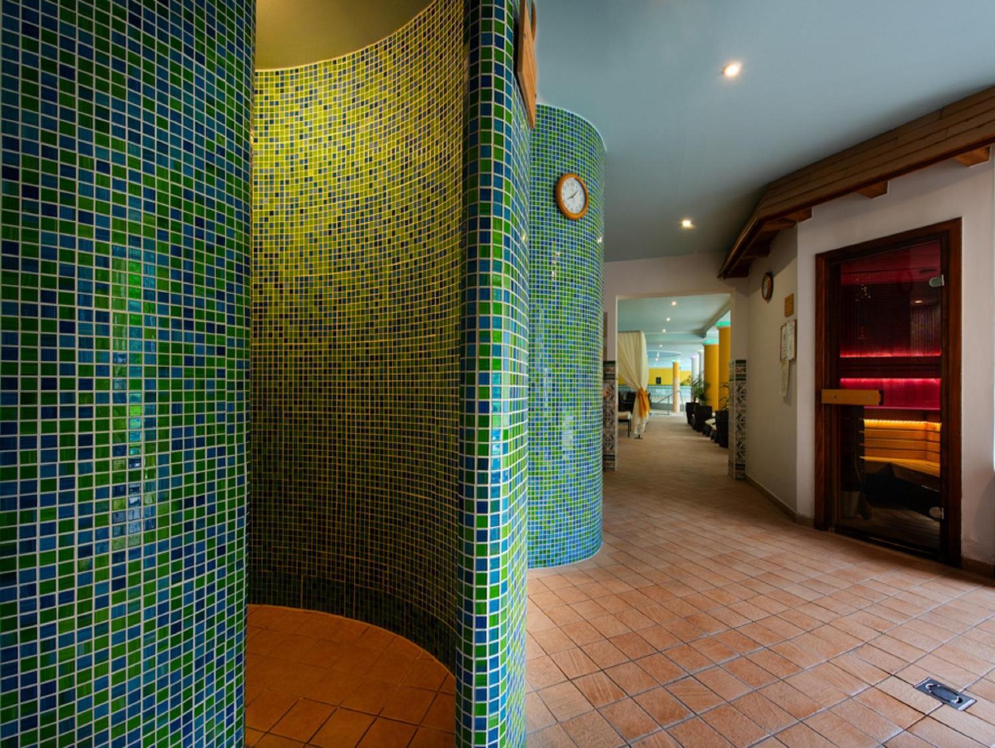 Calimbra Wellness Hotel Superior Мішкольц Екстер'єр фото